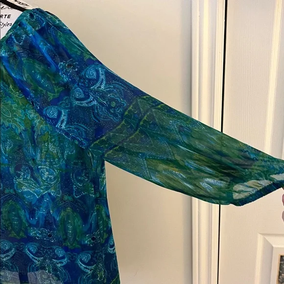 💗Ricki's Vibrant Blue and Green Blouse - Picture 5 of 14